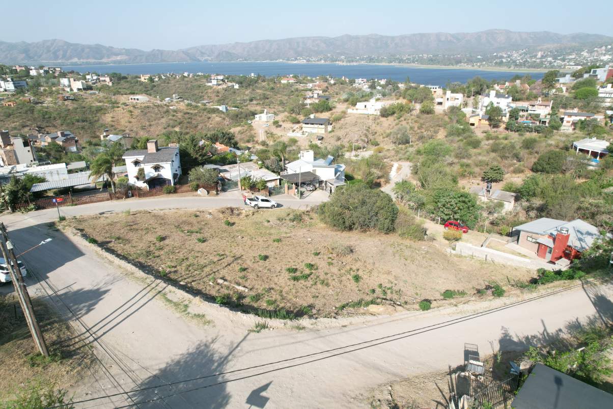 Terreno en Venta en Villa del Lago - Con visuales - 590,71 m2