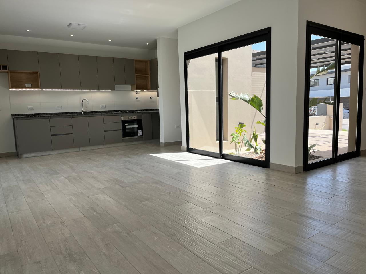 LOMAS DE MANANTIALES CASA EN PLANTA BAJA