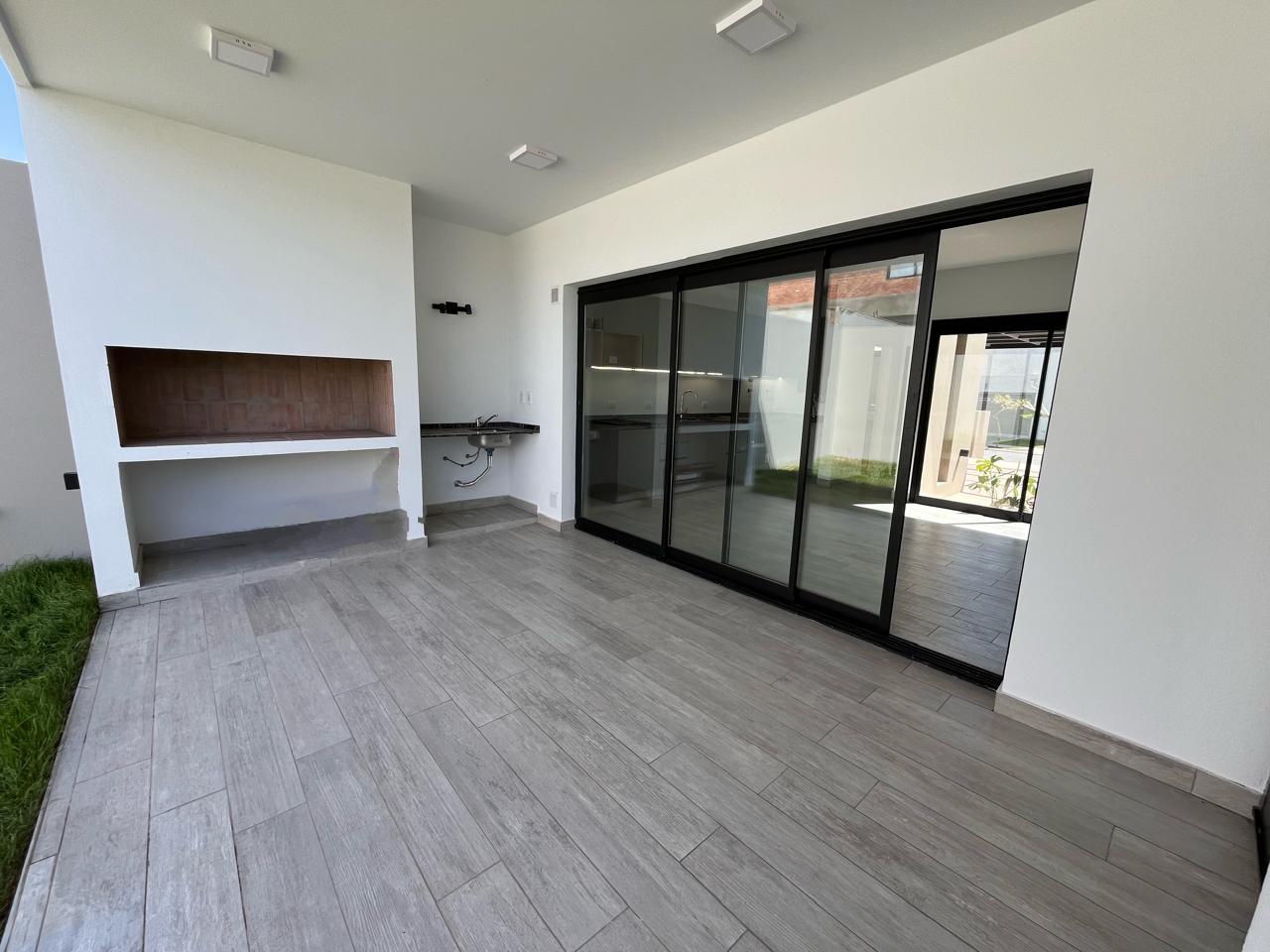 LOMAS DE MANANTIALES CASA EN PLANTA BAJA