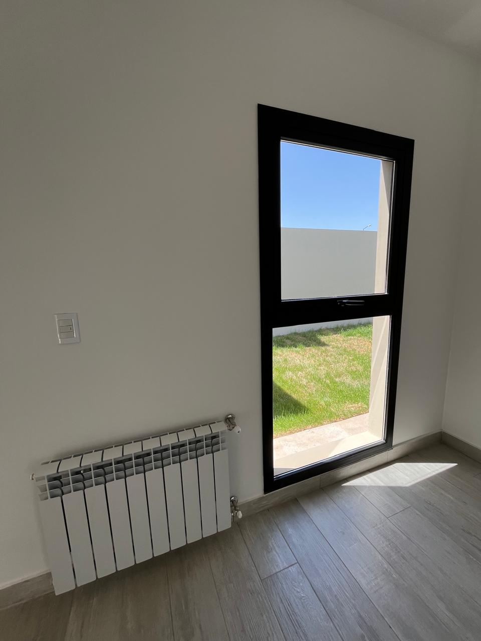 LOMAS DE MANANTIALES CASA EN PLANTA BAJA