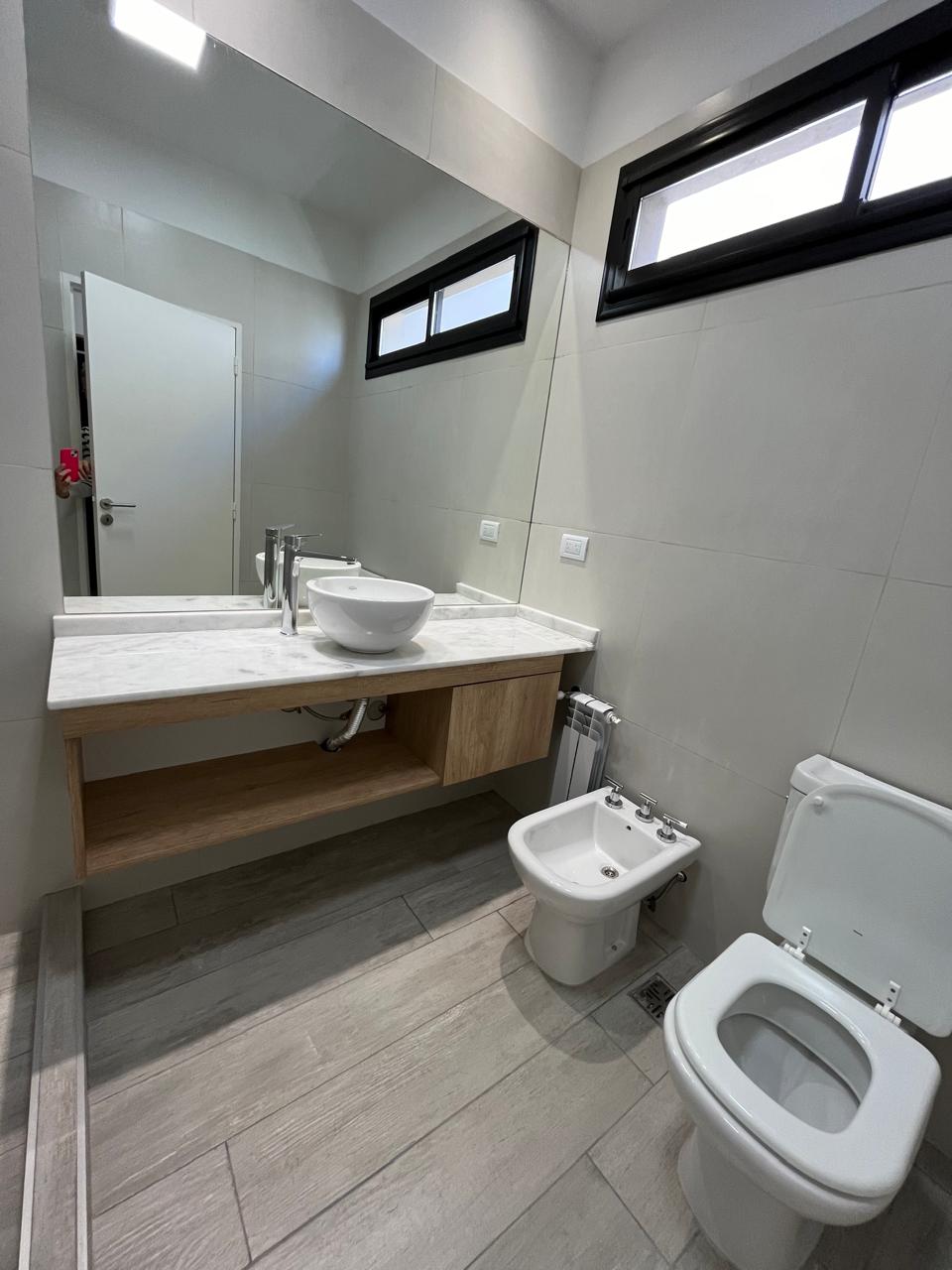 LOMAS DE MANANTIALES CASA EN PLANTA BAJA