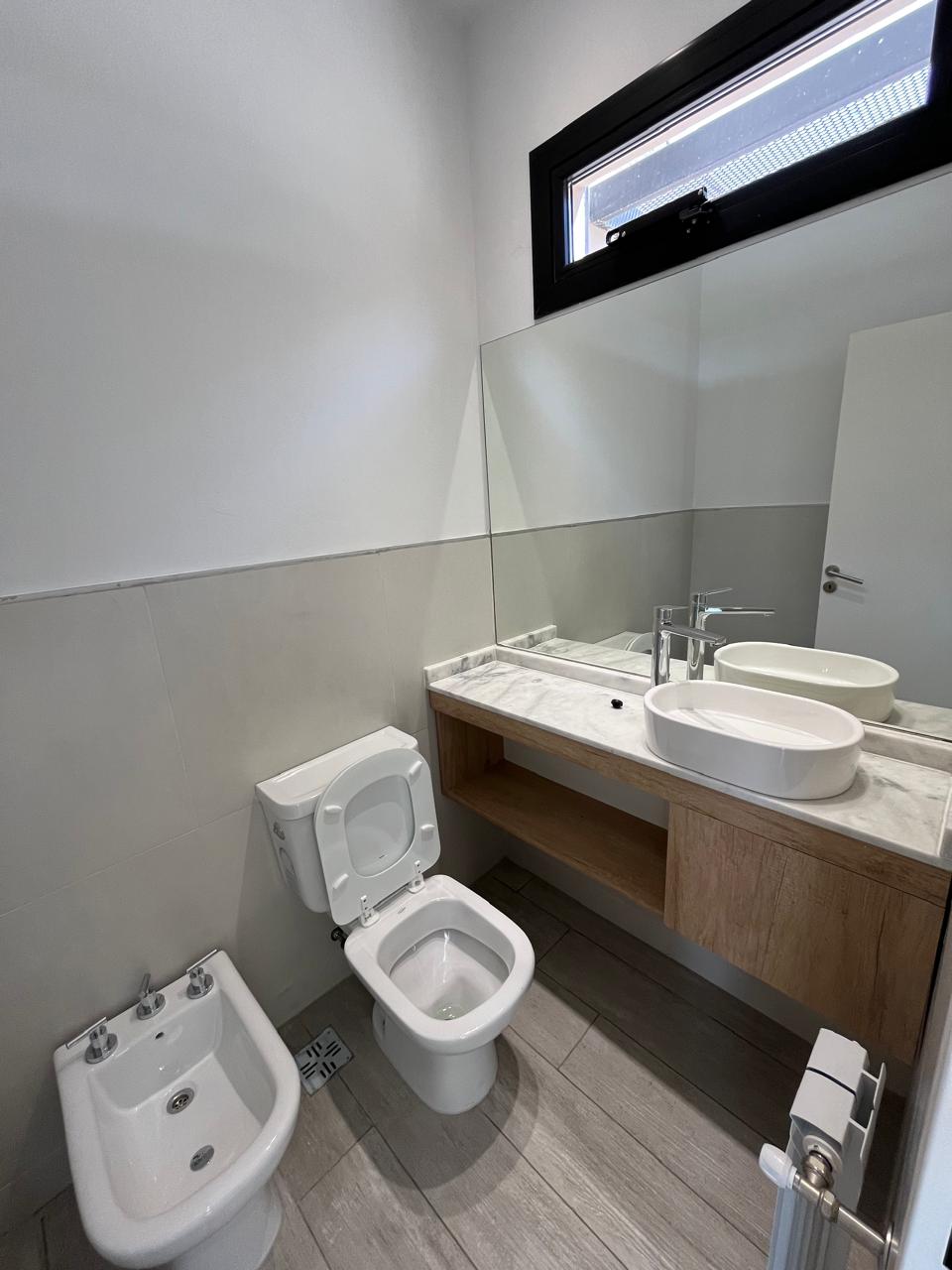 LOMAS DE MANANTIALES CASA EN PLANTA BAJA