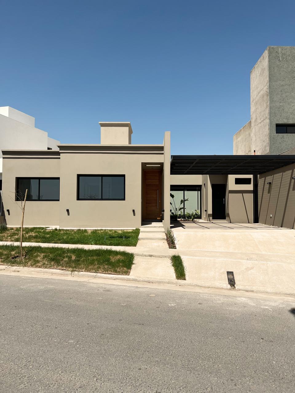 LOMAS DE MANANTIALES CASA EN PLANTA BAJA