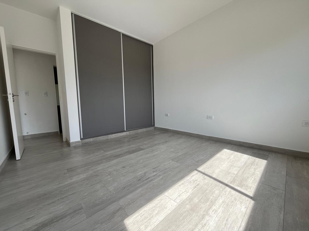 LOMAS DE MANANTIALES CASA EN PLANTA BAJA