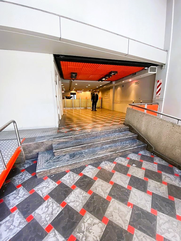 Edificio completo en Córdoba: ideal para oficinas corporativas