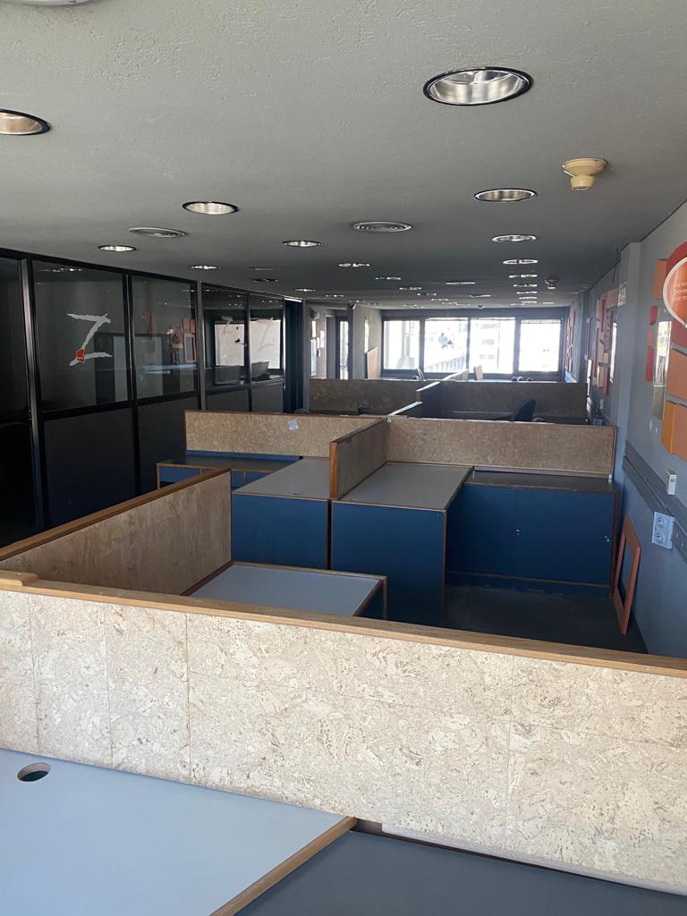 Edificio completo en Córdoba: ideal para oficinas corporativas