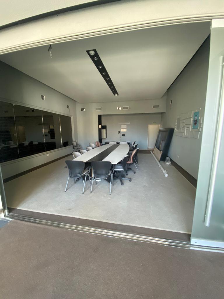 Edificio completo en Córdoba: ideal para oficinas corporativas