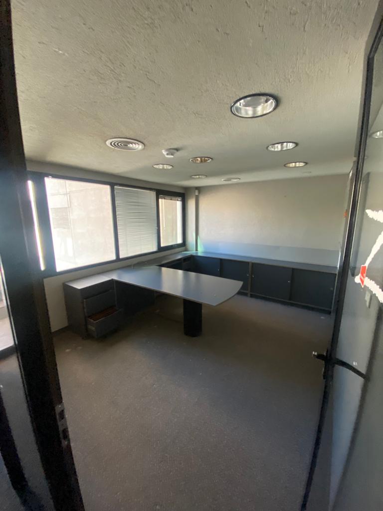 Edificio completo en Córdoba: ideal para oficinas corporativas