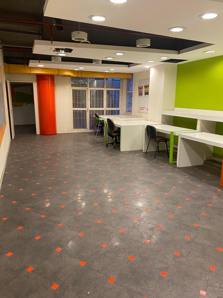 Edificio completo en Córdoba: ideal para oficinas corporativas