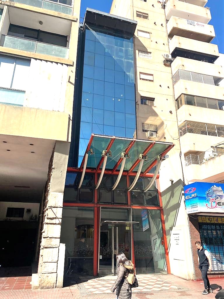 Edificio completo en Córdoba: ideal para oficinas corporativas