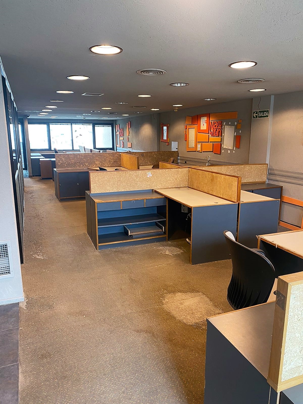 Edificio completo en Córdoba: ideal para oficinas corporativas