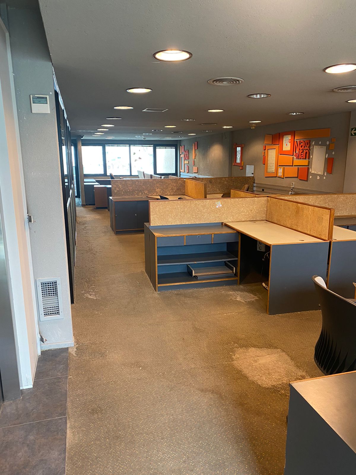 Edificio completo en Córdoba: ideal para oficinas corporativas