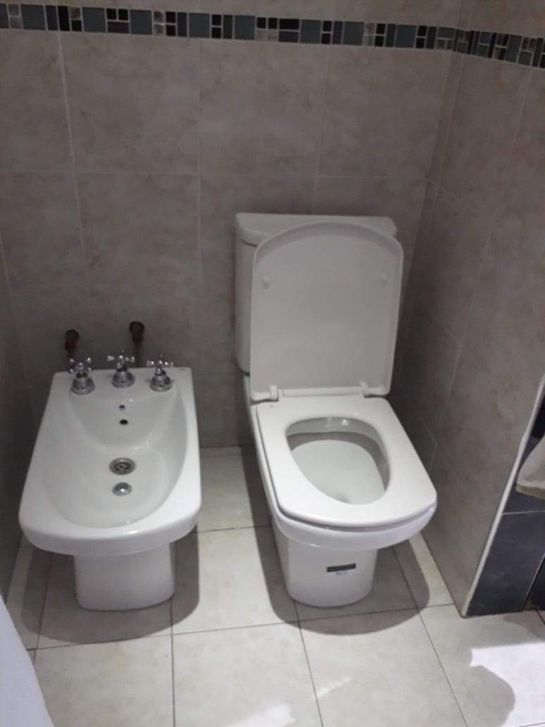 CASA DE 2 DORMITORIOS EN BARRIO YOFRE SUR