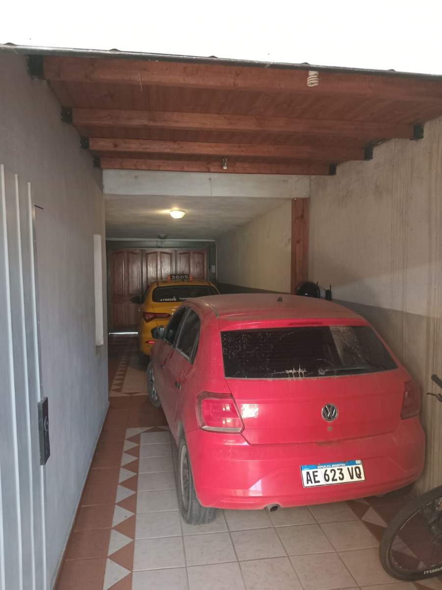 CASA DE 2 DORMITORIOS EN BARRIO YOFRE SUR