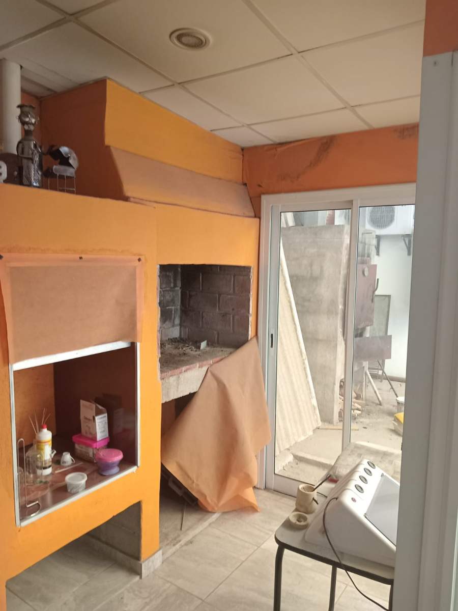 CASA DE 2 DORMITORIOS EN BARRIO YOFRE SUR