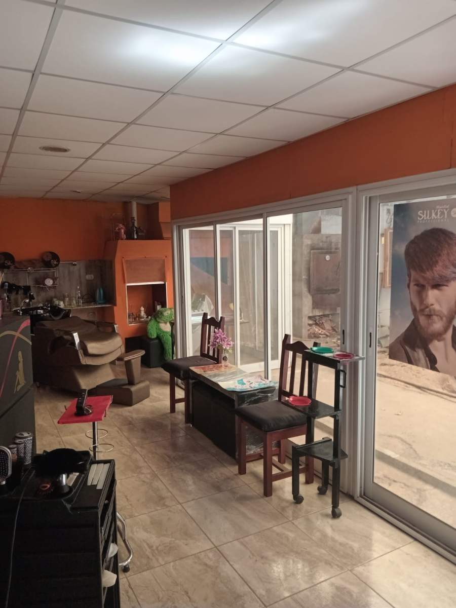 CASA DE 2 DORMITORIOS EN BARRIO YOFRE SUR