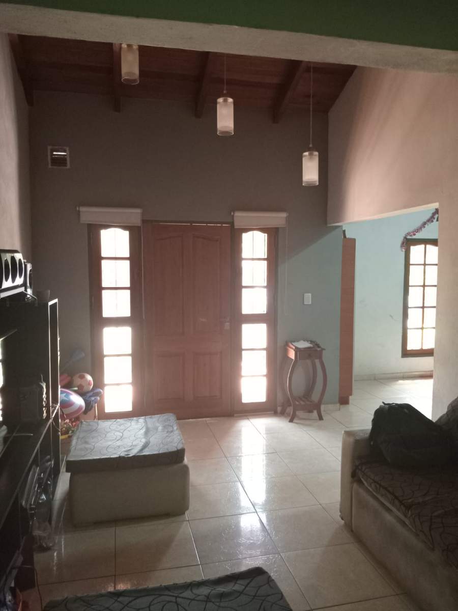 CASA DE 2 DORMITORIOS EN BARRIO YOFRE SUR