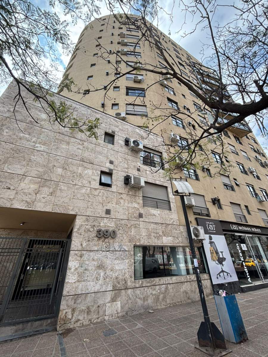 Venta Marcelo T de Alvear esquina Pueyrredon Un (1) Dormitorio Guemes