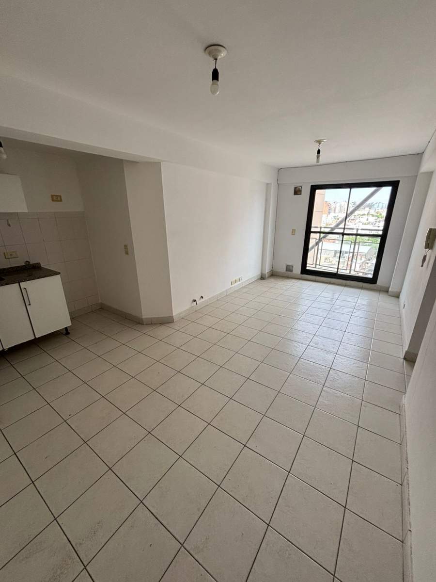 Venta Marcelo T de Alvear esquina Pueyrredon Un (1) Dormitorio Guemes