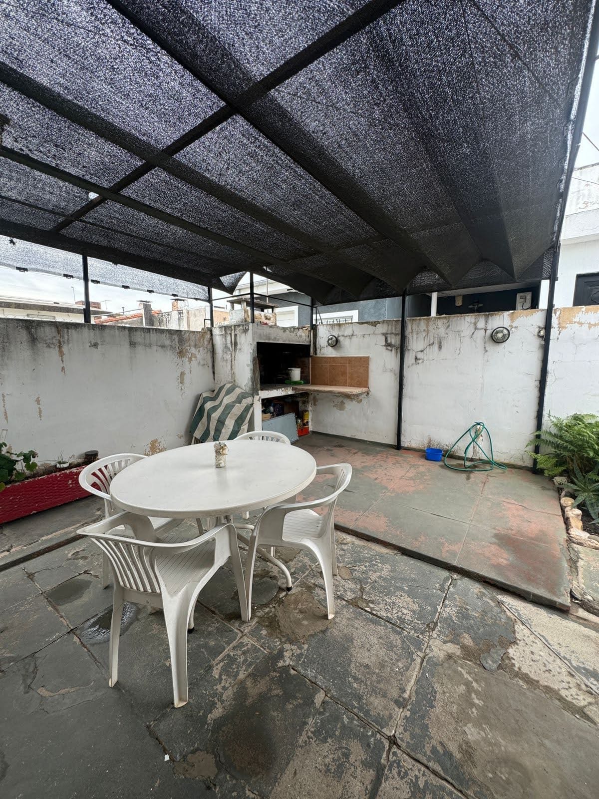 Casa ph 2 dormitorios con cochera barrio sol y lago
