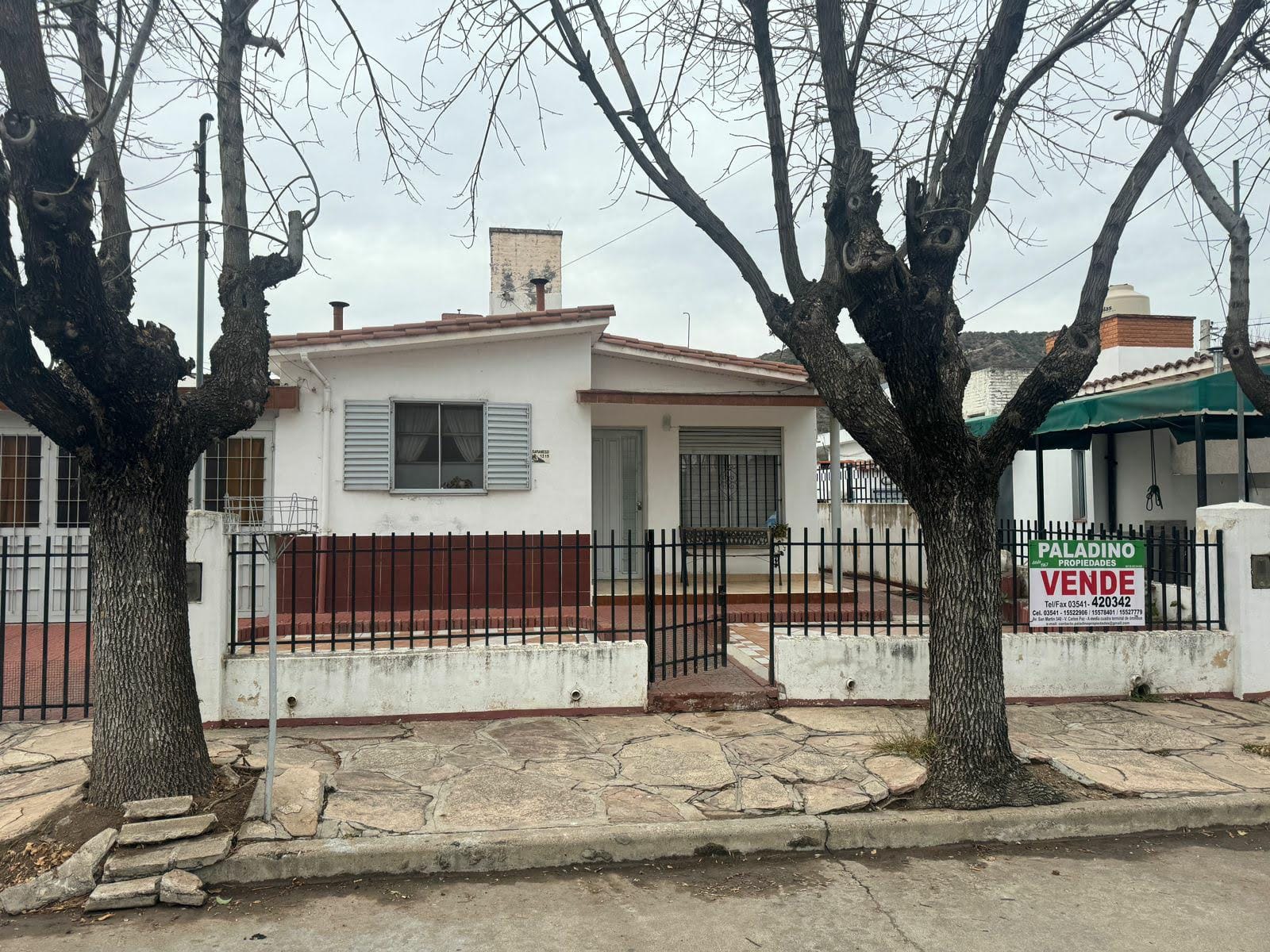 Casa ph 2 dormitorios con cochera barrio sol y lago