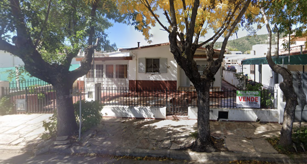 Casa ph 2 dormitorios con cochera barrio sol y lago
