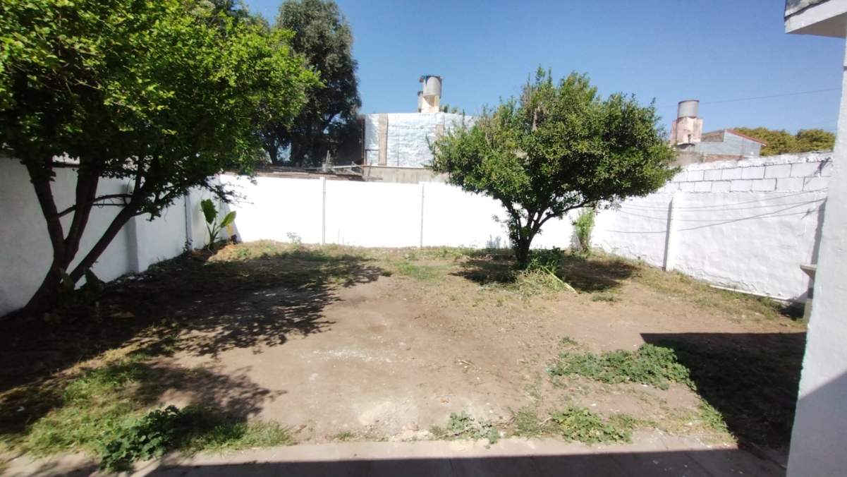 CASA UBICADA EN BARRIO AMPLIACION SAN FERNANDO CORDOBA CAPITAL