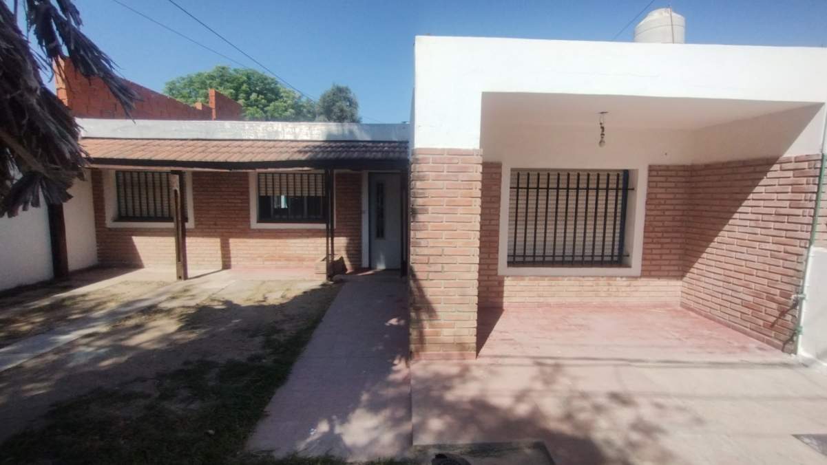 CASA UBICADA EN BARRIO AMPLIACION SAN FERNANDO CORDOBA CAPITAL