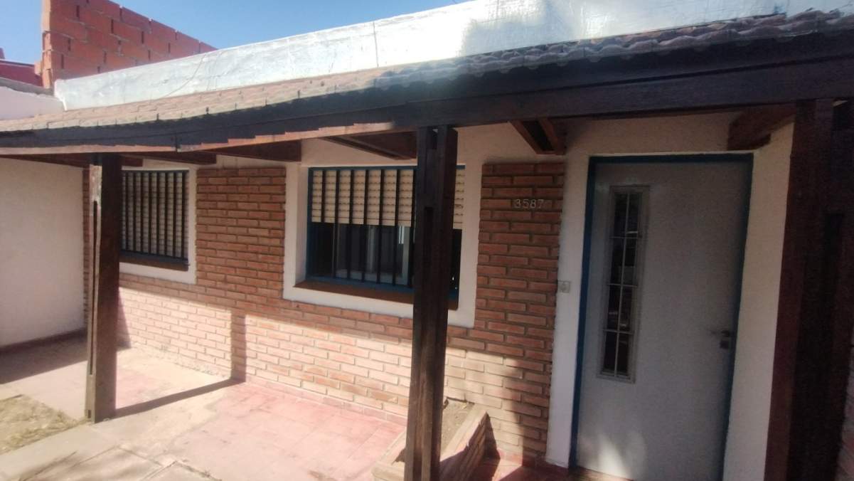 CASA UBICADA EN BARRIO AMPLIACION SAN FERNANDO CORDOBA CAPITAL