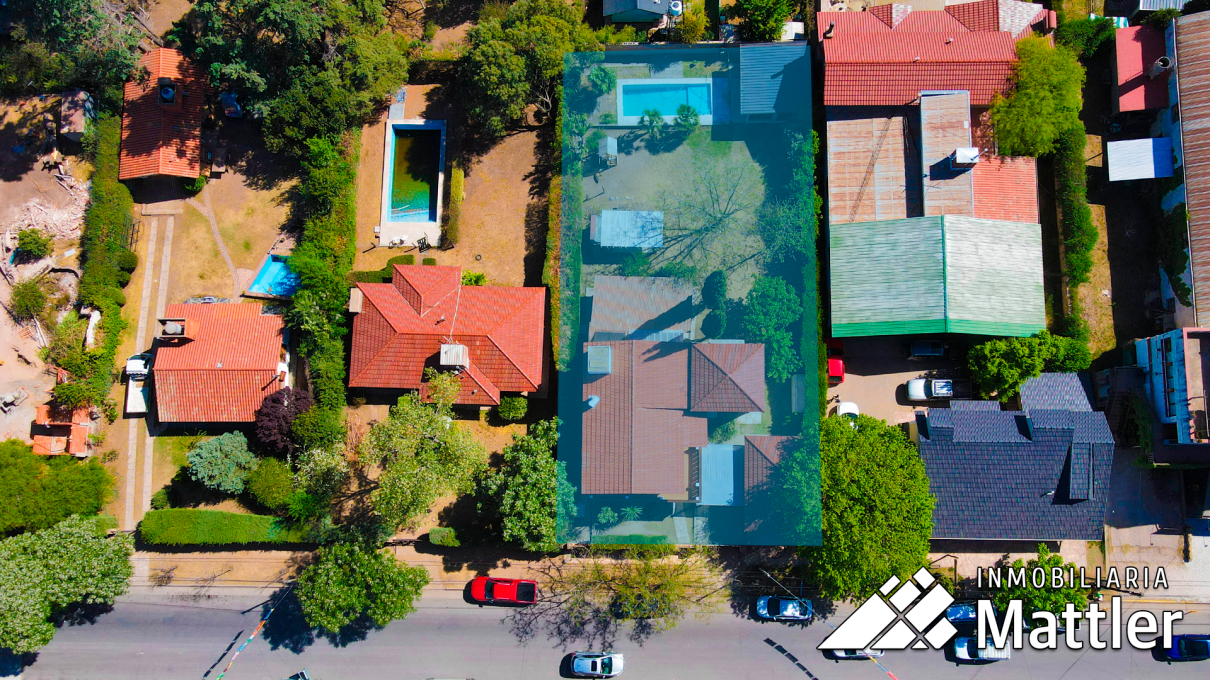 VENTA DE PROPIEDAD, CON LOCAL, SOBRE AVENIDA CHAMPAQUI, VILLA GENERAL BELGRANO