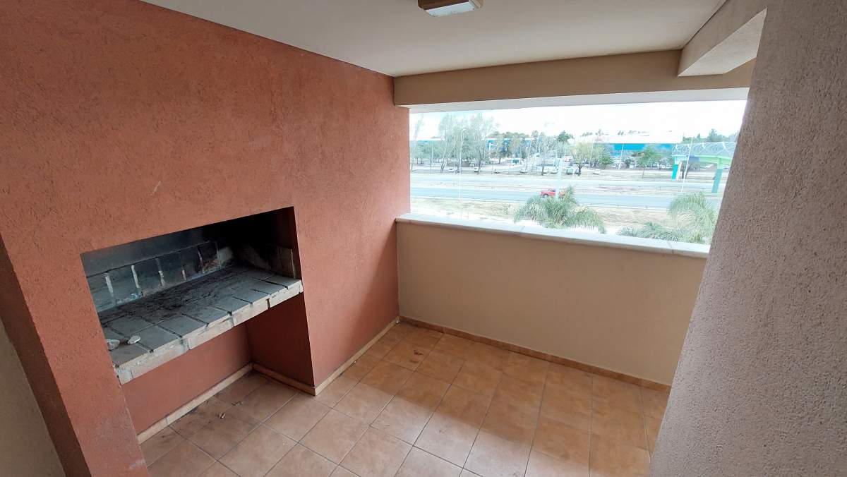 DPTO CON TERRAZA, ASADOR COCHERA Y AMENITIES EN ZONA MANANTIALES