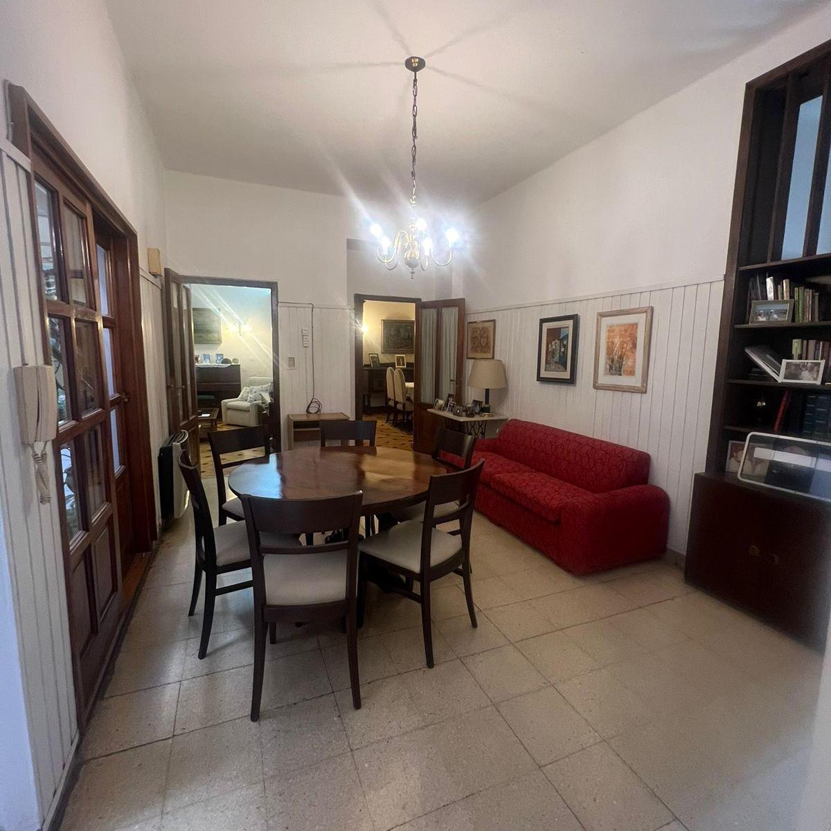 VENTA DEPARTAMENTO 3 DORMITORIOS POR ESCALERA EN BARRIO CENTRO