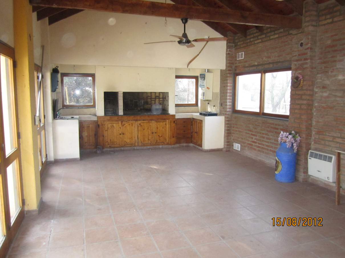 VENTA CASA MUY AMPLIA MUY BIEN UBICADA