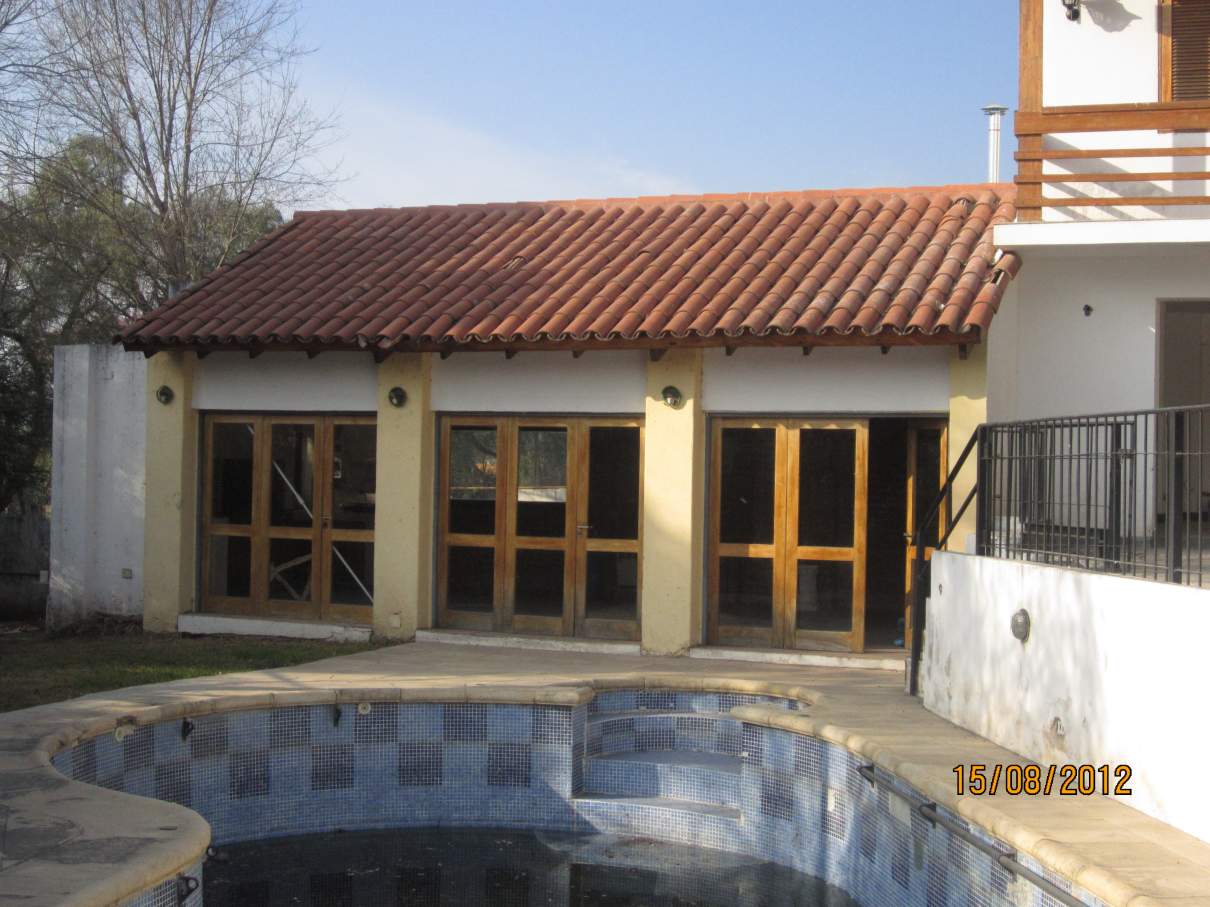 VENTA CASA MUY AMPLIA MUY BIEN UBICADA
