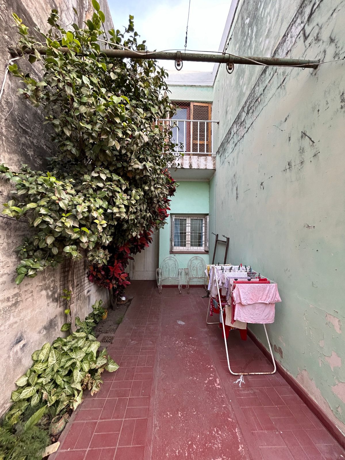 VENTA 2 CASAS IDEAL INVERSION- BARRIO JUNIORS