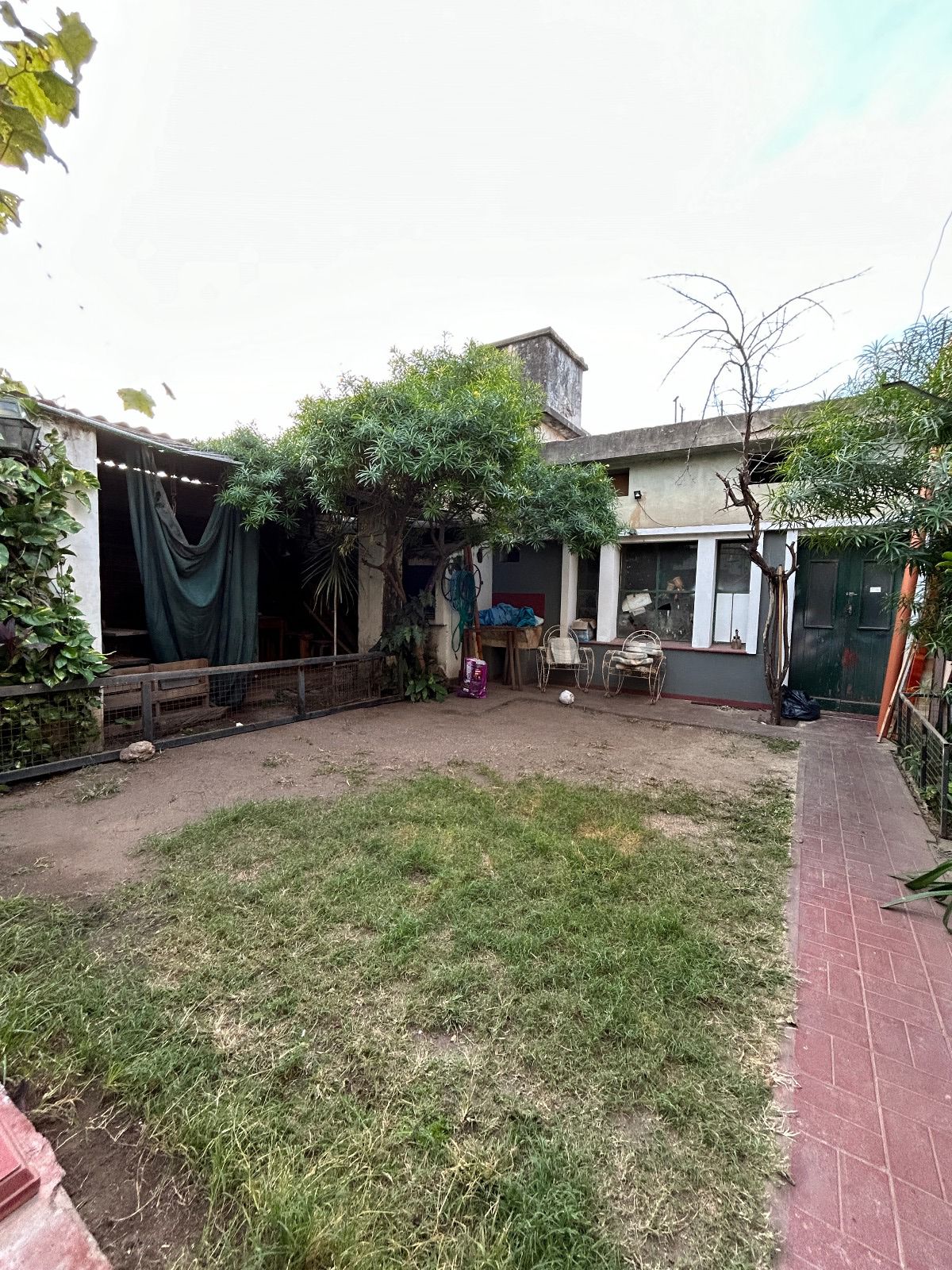VENTA 2 CASAS IDEAL INVERSION- BARRIO JUNIORS