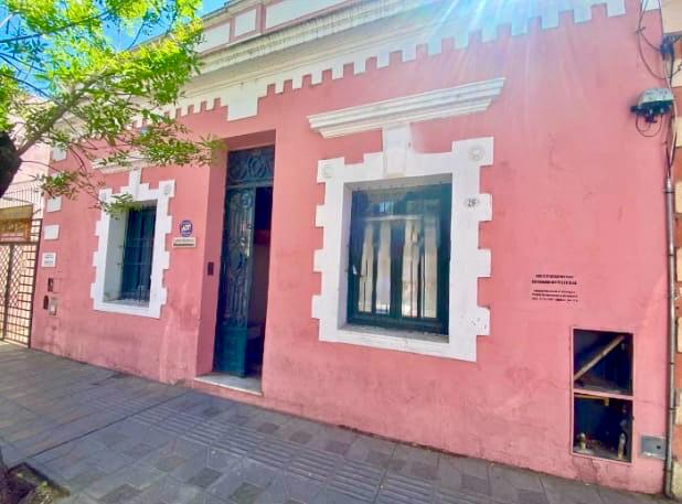 Vendo casa ideal para inversión zona de barrio Guemes