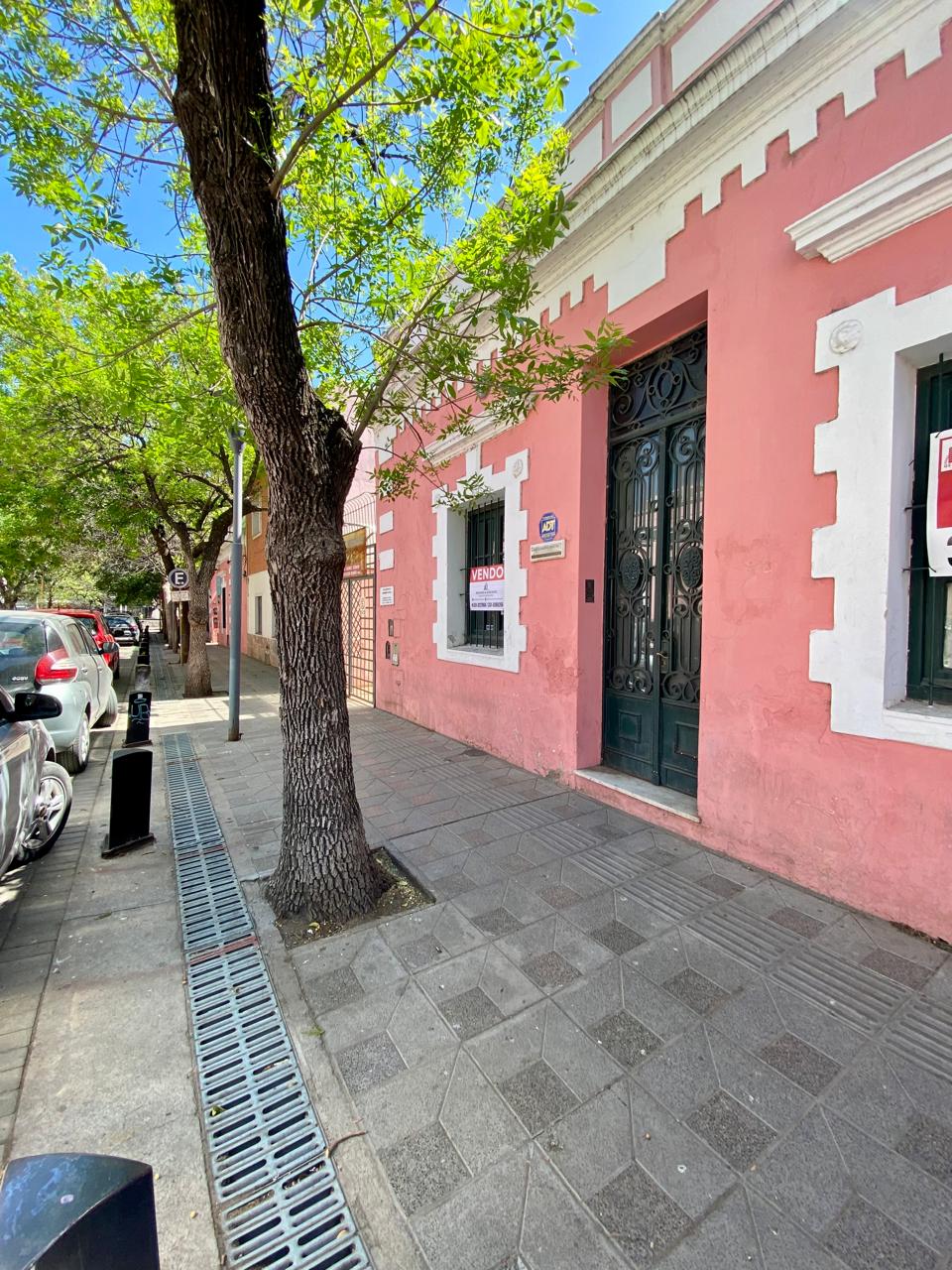 Vendo casa ideal para inversión zona de barrio Guemes