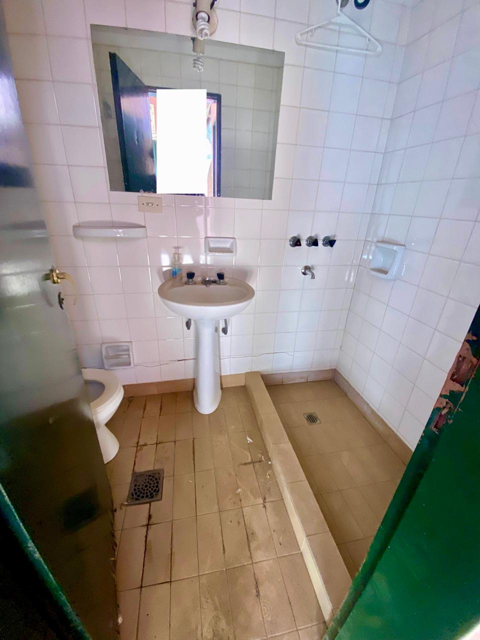 Vendo casa ideal para inversión zona de barrio Guemes