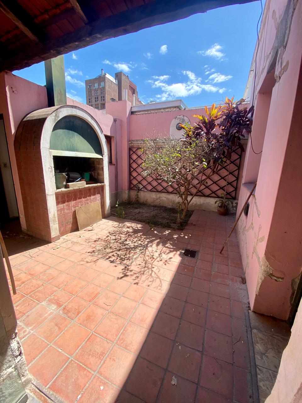 Vendo casa ideal para inversión zona de barrio Guemes
