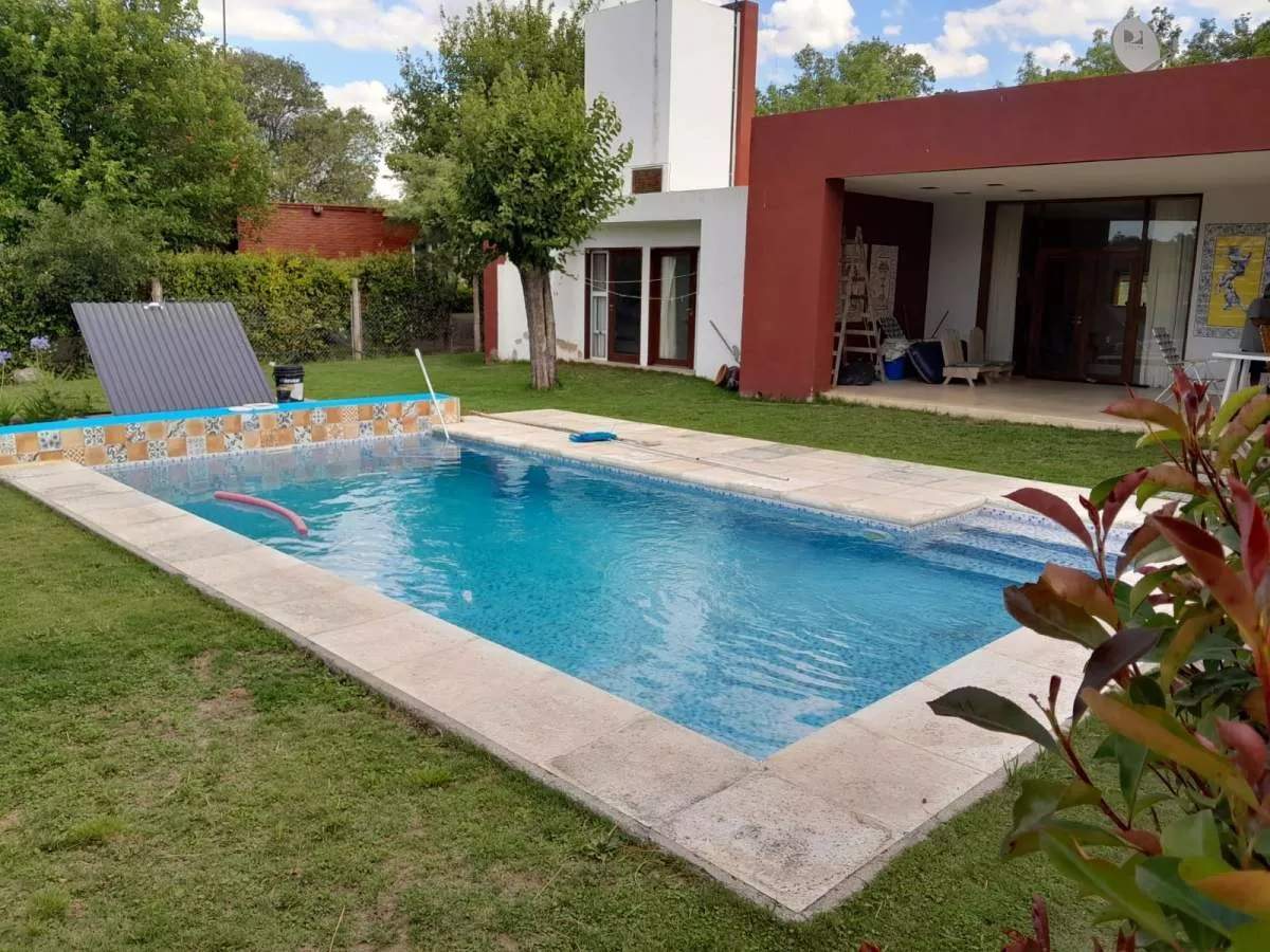 En Venta Casa 4 Drm en Barrio San Miguel - Comuna Los Molinos - Recibe Menor  Permuta
