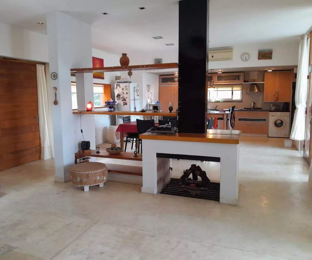 En Venta Casa 4 Drm en Barrio San Miguel - Comuna Los Molinos - Recibe Menor  Permuta