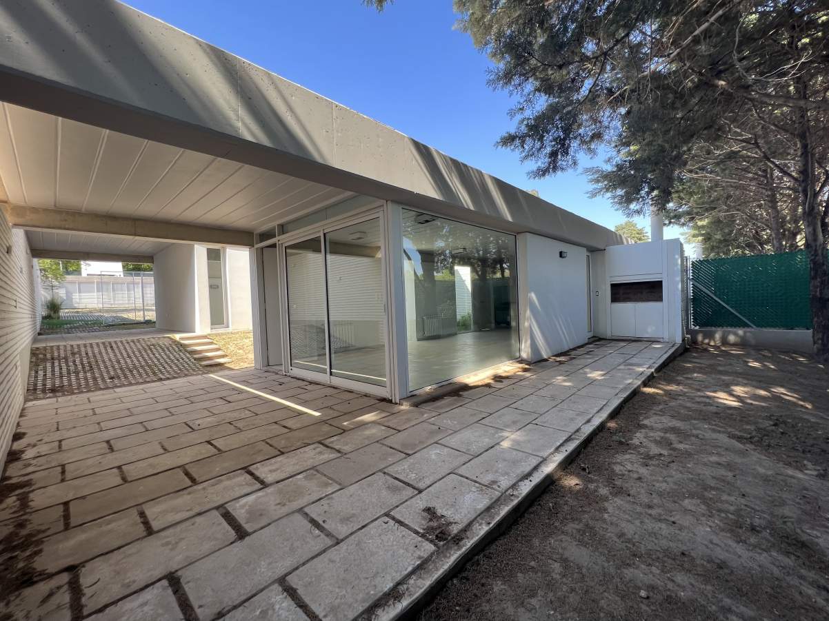 En venta casa planta baja en Housing zona sur