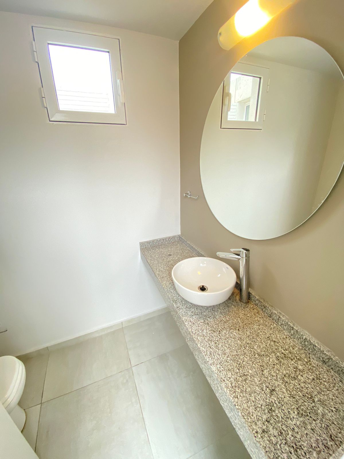 En venta casa planta baja en Housing zona sur