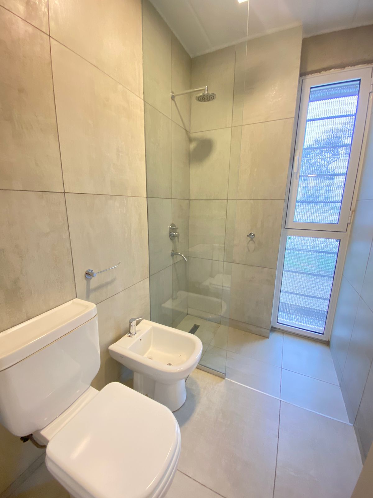 En venta casa planta baja en Housing zona sur