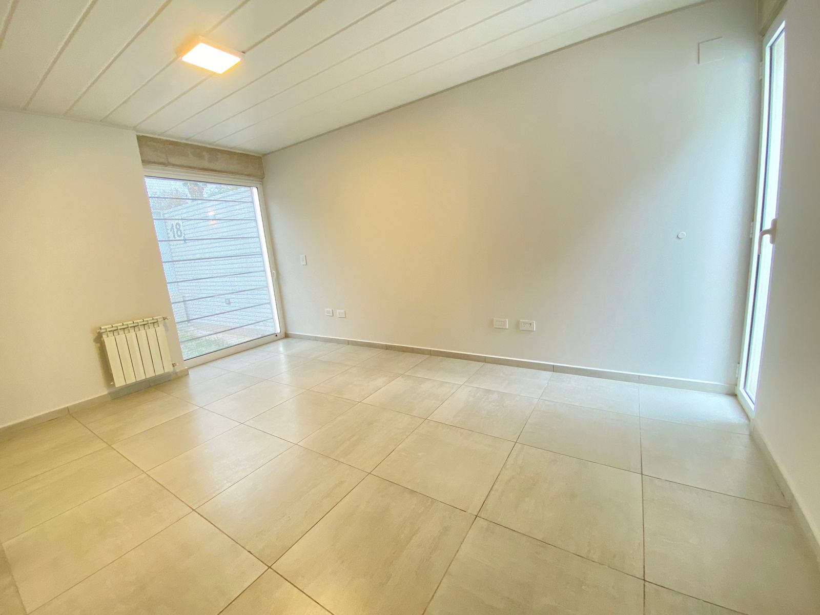 En venta casa planta baja en Housing zona sur