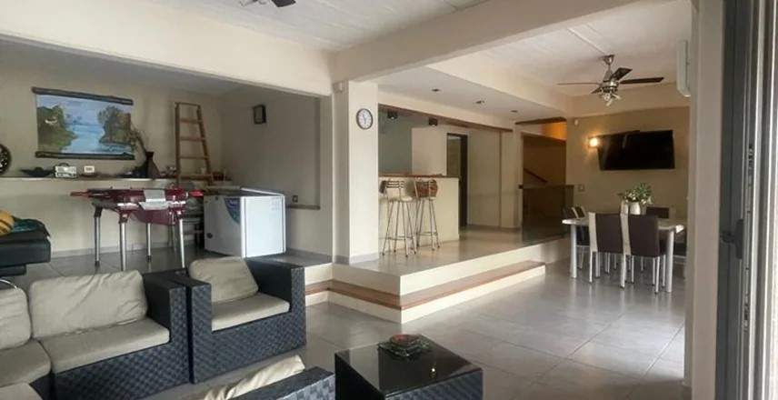 Venta Casa en Villa del Lago, Carlos Paz, con Bajada Al Lago