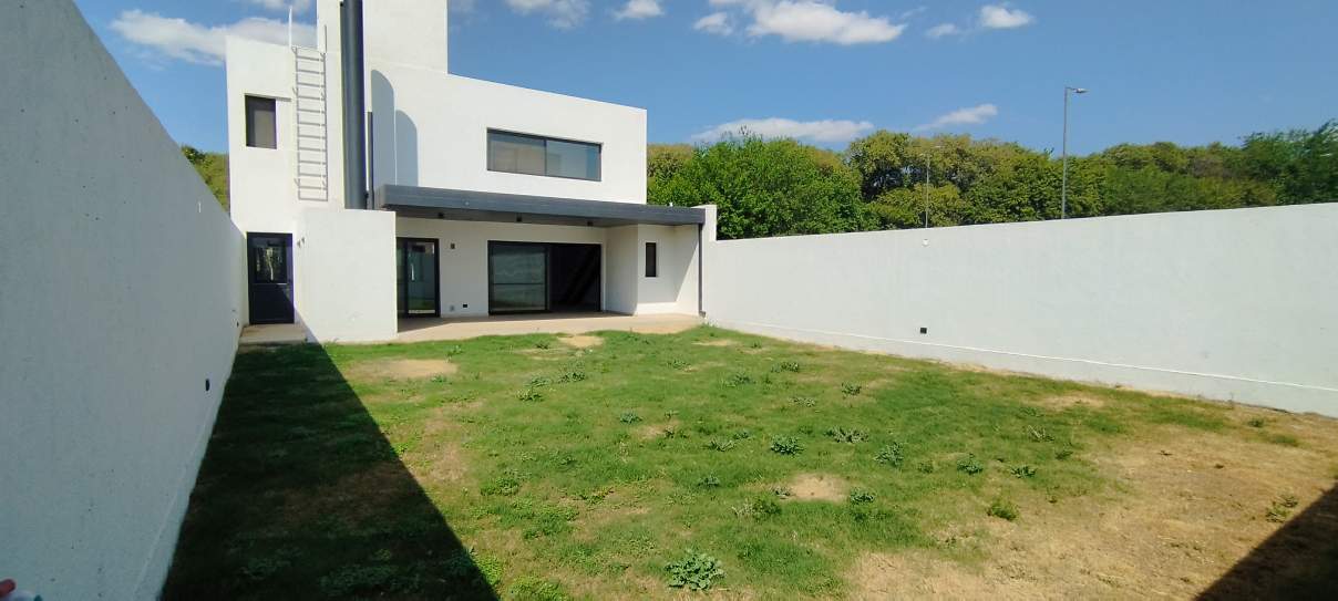 casa estrenar Mansos Del Sur !!! financiación propia..!