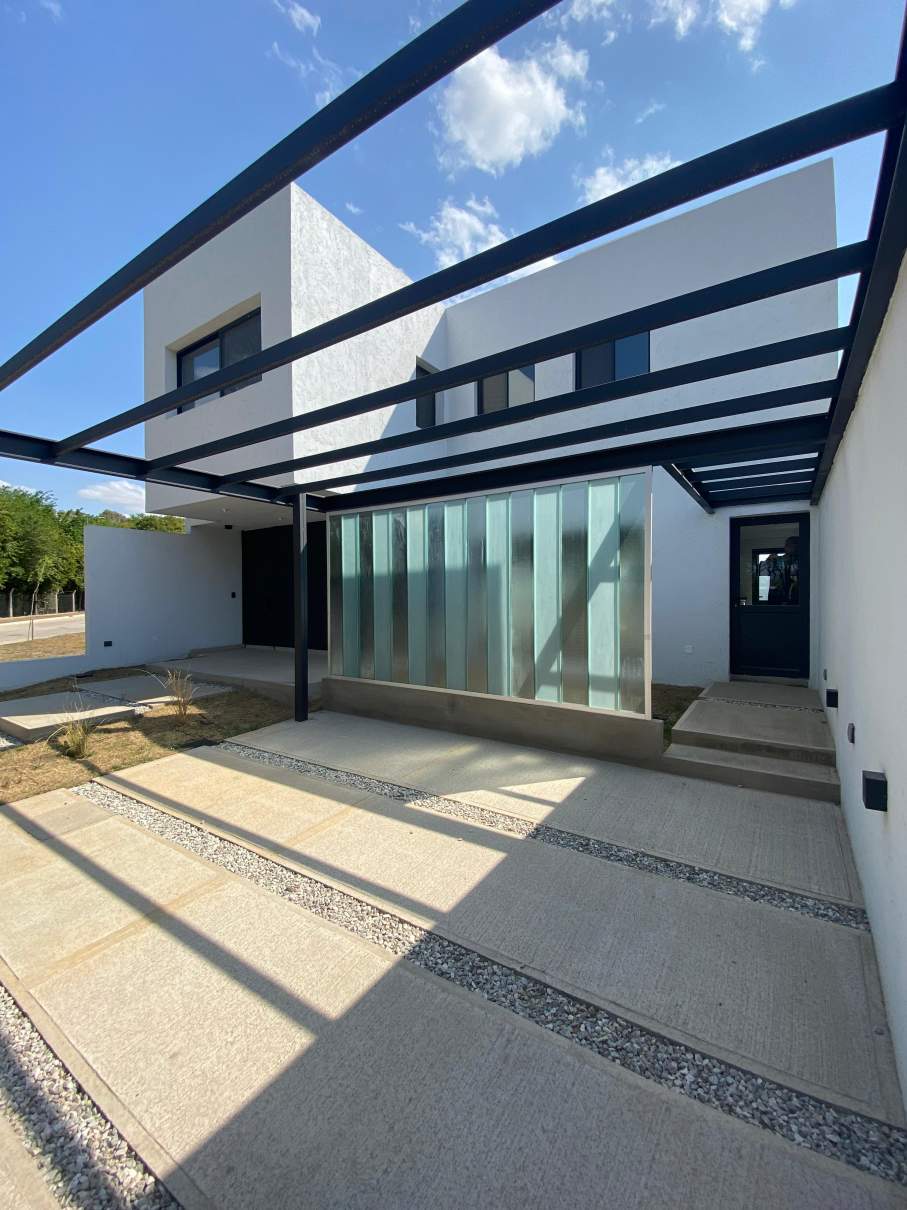 casa estrenar Mansos Del Sur !!! financiación propia..!