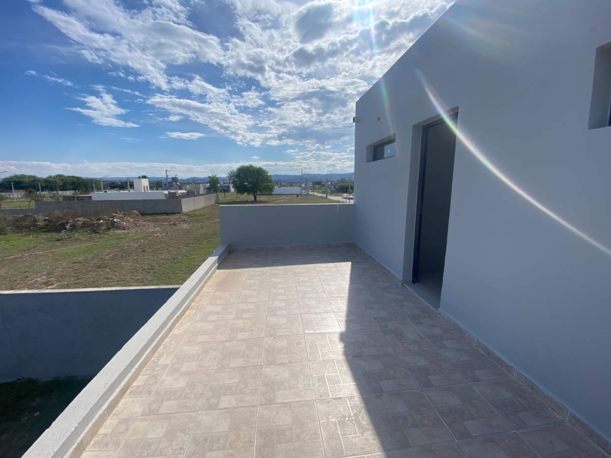 DUPLEX VENTA B NORTE , VILLA ALLENDE  A ESTRENAR ,